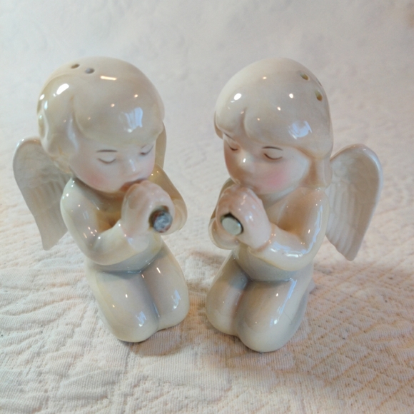 Pacific Giftware Praying Boy & Girl Angels Magnetic Ceramic Salt Pepper Shakers - Picture 4 of 7